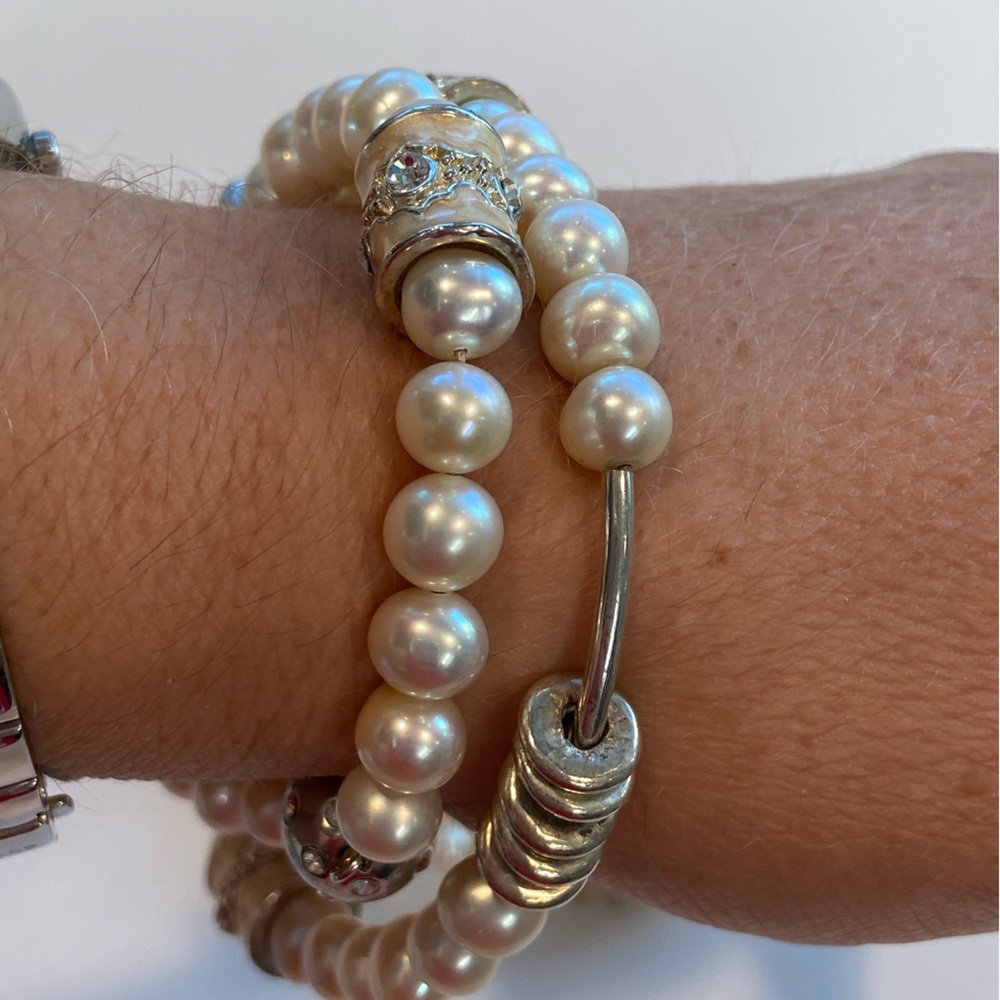 Freshwater pearls creamy white, hand knotted 57” necklace and bracelet set - Picture 4 of 11